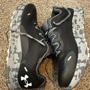 Mens UA Charged Tennis Shoes- Size 12